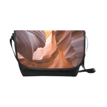 Canyon Saddle Purse